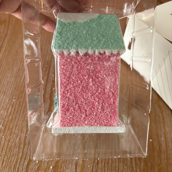 Hallmark Signature Series Festive Row House 2024 - Picture 6 of 8